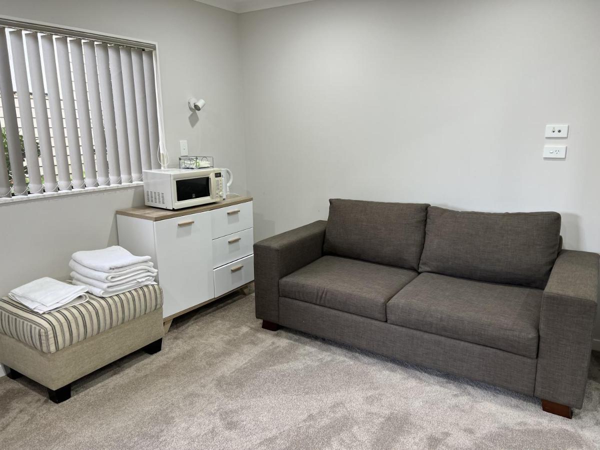 Guest Suite - Cosy Place In The Wattle Downs Auckland Extérieur photo